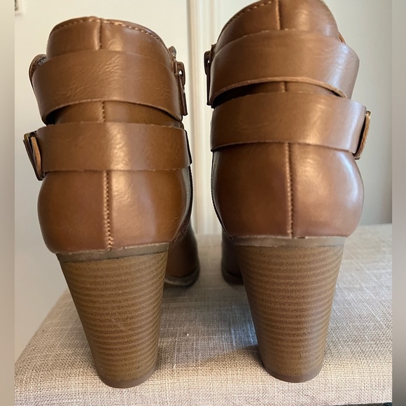 EUC Light Brown Ankle Boots - Picture 8 of 10